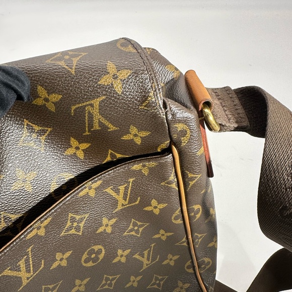 Louis Vuitton Monogram Canvas Messenger Bag Shoulder Bag - Picture 6 of 16